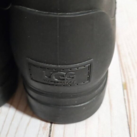 UGG Women's Droplet Rain Boot In Black Color Size 9 - Picture 5 of 9
